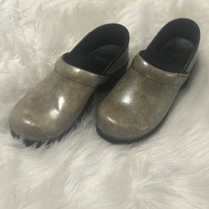 Dansko size 39